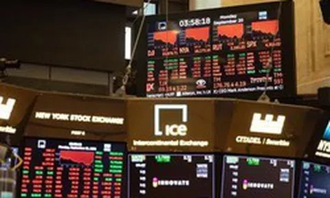 Chứng khoán Mỹ chịu áp lực bán tháo, Nasdaq giảm sâu