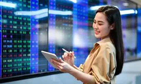 Lượng tiền lớn trở lại, chứng khoán tăng mạnh nhất hơn nửa năm