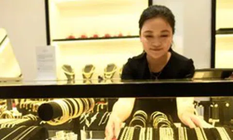 Giá vàng bất động, chênh lệch mua - bán mỗi nơi một kiểu