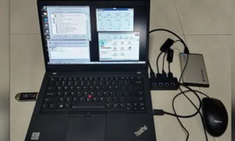 Vibe coding đưa Windows 98 “du hành tới tương lai”, thử nghiệm cả Thunderbolt 4