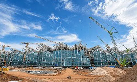 Huy động tới hơn 7.600 kỹ sư, công nhân, gần 80 tổng thầu và nhà thầu xây loạt siêu công trình đón các VVIP thế giới