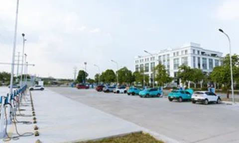 Trạm sạc ô tô điện có quy mô lớn nhất Việt Nam bắt đầu đi vào hoạt động