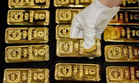 Quỹ vàng lớn nhất thế giới "xả" hơn chục tấn vàng khi giá tuột dốc