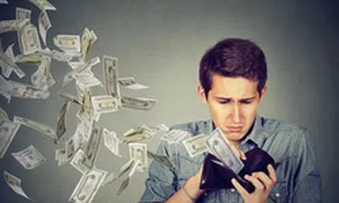 Một tiến sĩ liên tục bị bán giải chấp cổ phiếu