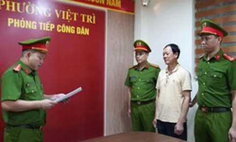 Hứa hối lộ Bí thư, Chủ tịch xã đổi 9 giấy phép khai thác đất trái phép