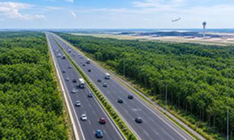 Việt Nam đang xây một tuyến đường rộng 8 làn xe, đi xuyên rừng cao su, sẽ kết nối trực tiếp tới sân bay lớn nhất nước ta