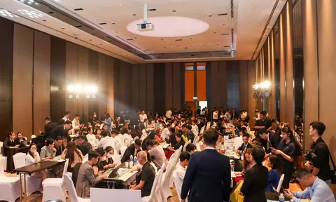 Đông đảo khách hàng tham gia sự kiện mở bán dự án STC Long Thành