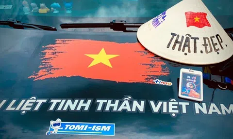 Trạm Song Hành with Thu Tran mang tinh thần Việt Nam Thật. Đẹp. tham dự cùng hành trình Gumball 3000 từ Saigon đi Singapore