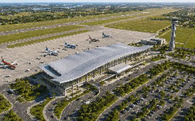 Việt Nam sắp có 1 sân bay mới 100% tại miền Trung được bầu Hiển đầu tư: Đường băng dài 2,4 km, tháp không lưu 11 tầng đã cất nóc, đón chuyến bay đầu tiên ngay cuối năm nay